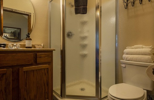 Waco Cabina | C1 está a 15 MIN DE MAGNOLIA Y BAYLOR! ¡CERCA DEL PATRIMONIO DE HOMESTEAD Y DEL HOGAR DE CAFE!
