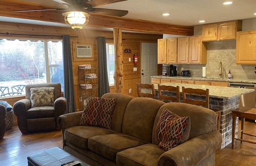 Joaquin Cabina | Cabin #1 Riverfront Cabin with Hot Tub on Provo River with AMAZING Fly Fishing