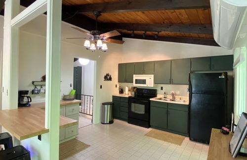 Elmira Cabina | CABIN 14: Fall in Northern Michigan