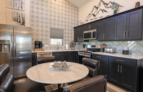 Timberline Cabina | Cabin 15 One Bed Modern Luxury w Hot Tub