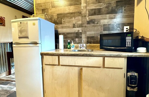 Elmo Cabina | Cabin 2 - Cozy Lake View Retreat with Free Fishing, Marina Access, Free Fishing
