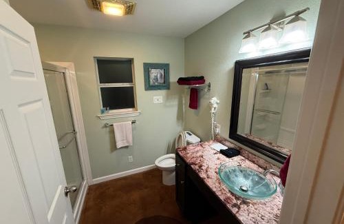 Lakehills Casa | Cabin 2 The Roost Cabins