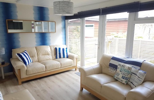 Bont Newydd Casa | Cabin 246 Riverside, Glan Gwna