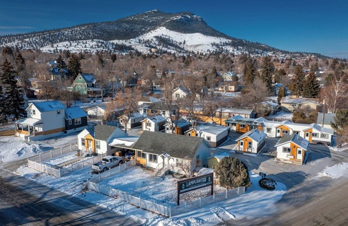 Helena Cabina | Cabin 25 - The Ski Lodge