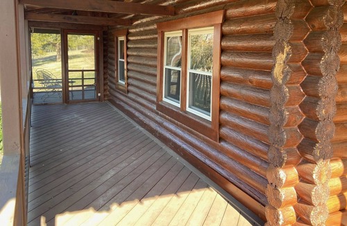 Shelbyville Cabina | Cabin 3 miles outside of Shelbyville, TN city limits