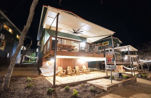 Bridgeport Cabina | New! Lux Cabin, Hot Tub, FirePit, Games