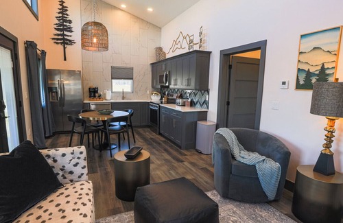 Timberline Cabina | Modern-Luxury Cabins with Country Roads Charm