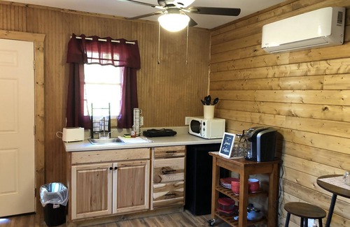Moravian Falls Cabina | Cabin 3, the delightful Joy cabin in the heart of Moravian Falls, NC
