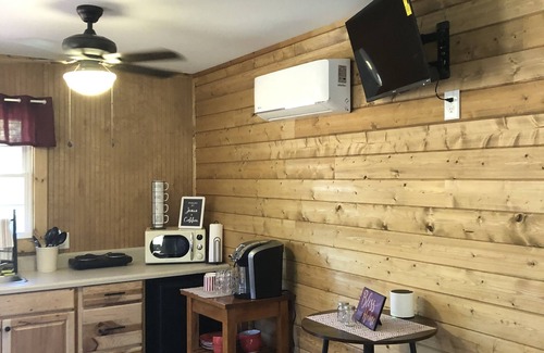 Moravian Falls Cabina | Cabin 3, the delightful Joy cabin in the heart of Moravian Falls, NC