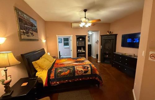 Lakehills Casa | Cabin 3 The Roost Cabins
