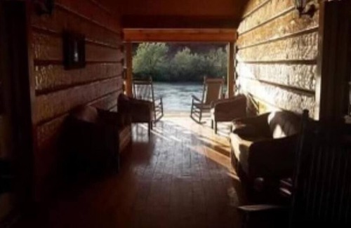 Thermopolis Cabina | Cabin 3 .