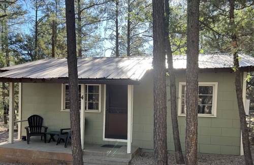 Pinetop-Lakeside Cabaña | Cabin 4 Hidden Rest Resort