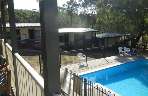 Wisemans Creek Cama Y Desayuno | Cabin 4 - Sleeps 4 people. Access to all amenities including kitchen/dining