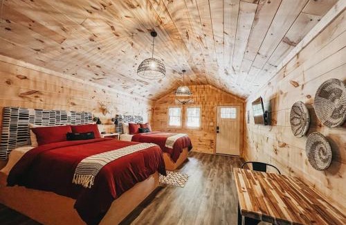 Hartwell Otro | Cabin #4 Studio With Kitchenette