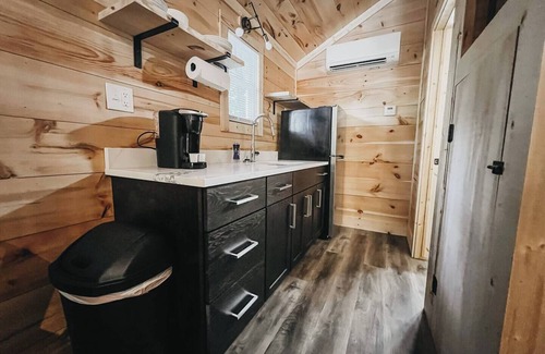 Hartwell Alquiler De RV | This campground is a 0 bedroom(s), 1 bathrooms, located in Hartwell, GA.