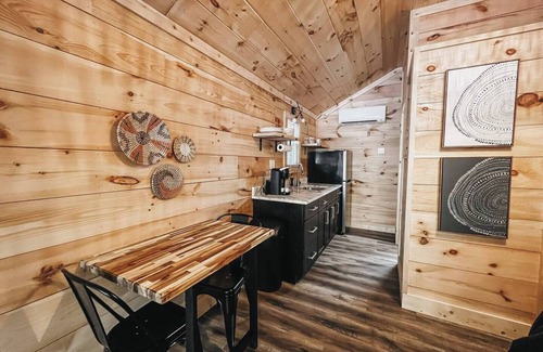 Hartwell Alquiler De RV | This campground is a 0 bedroom(s), 1 bathrooms, located in Hartwell, GA.