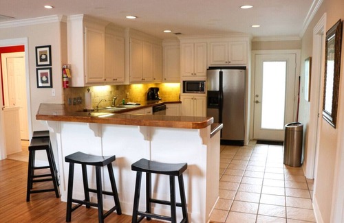 Denison Cabina | Cabin 401 at Grandpappy Point Resort & Marina