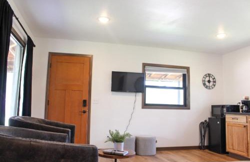 Rapid City Casa | Cabin 5 at Horse Creek Resort