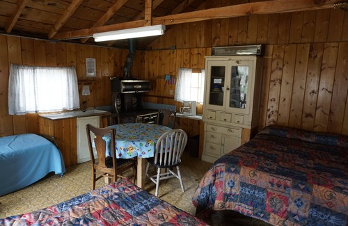 Bellvue Cabina | Cabin 6 at Sportsman’s Lodge, Rustic Cabin 6 at Sportsman's Lodge