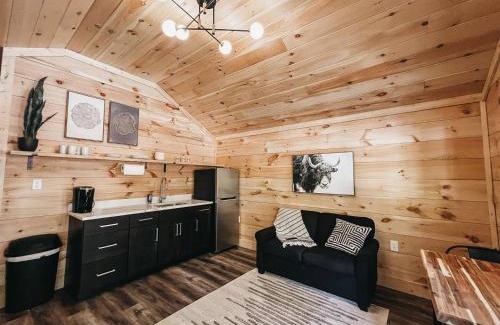 Hartwell Otro | Cabin #7 One Bedroom With Kitchenette