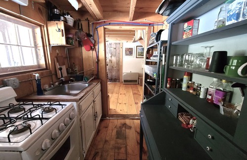 Jamaica Cabina | Cabin 7min to Ski Stratton-Wood Stove,Starry Skies,Fire Pit,Views,Dogs OK