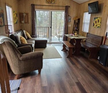 Neal Casa | Cabin 9 - Toronto Lake- Fishing, Swimming & More! cabin