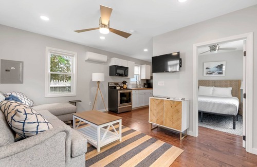 Old Orchard Beach Cabina | Cabin A - Relaxing and Fun Cozy 1 bedroom Cabin/Dog Friendly