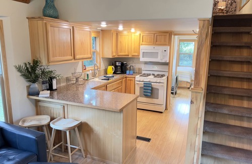 Lakebay Cabina | Cabin Among the Cedars – Secluded Forest Hideaway Near Beaches & Trails