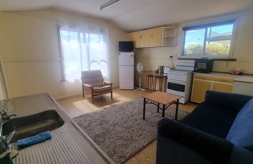 Lake Wangary Cabaña | Cabin and Long Beach & National park
