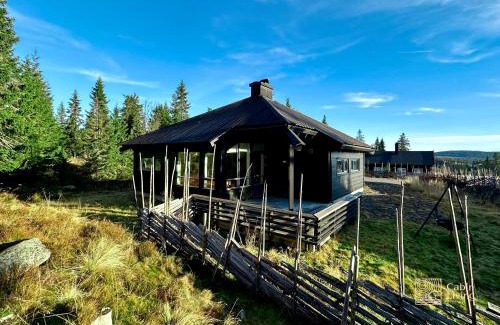 Sjusjoen Casa | Cabin at Sjusjøen Birkebeiner trail ski in out, 8 beds, 2 bathrooms & Wifi