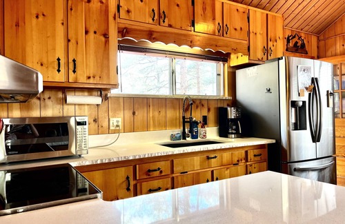 Lake George Cabina | “Fisherman’s Paradise – Cozy Log Cabin Near Gold Medal River, Forest Views”