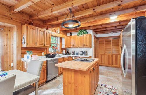 Gainesville Casa | Cabin Bliss - Just 1 Mile from Lake Lanier