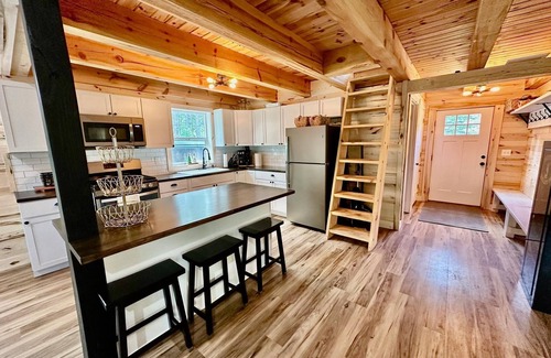 Salol Cabina | Cabin/bunkhouse for hockey teams, bird watchers, ATV/Snowmobilers, family events