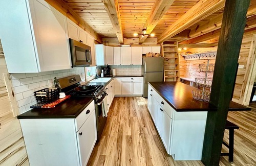 Salol Cabina | Cabin/bunkhouse for hockey teams, bird watchers, ATV/Snowmobilers, family events