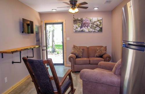 Carlisle Cabina | Cabin Bunkhouse with Hot tub Private Lake view in Vian, OK!