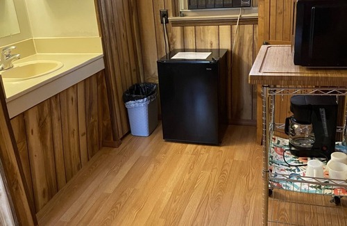 Hot Springs Cabina | Cabin by lake, pet friendly, quiet