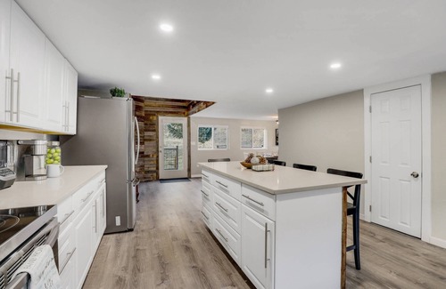Black Hawk Casa | Cabin by North Clear Creek. Private Hot Tub. Pets Welcome.