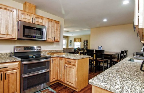 Tannersville Cabaña | Cabin by the Creek with private creek access -