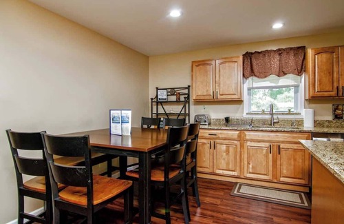 Tannersville Cabaña | Cabin by the Creek with private creek access -