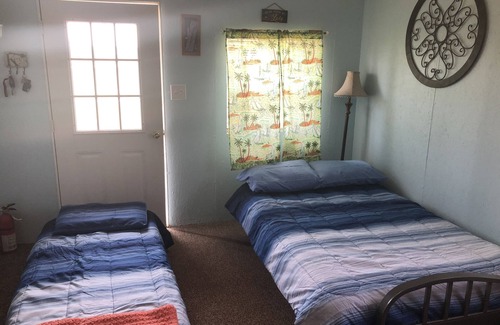 Sutherland Springs Cabina | Cabin by the Lake
