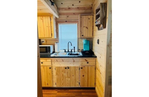 Tavares Cabina | Cabin by the Water Escape - Bring Your Boat!