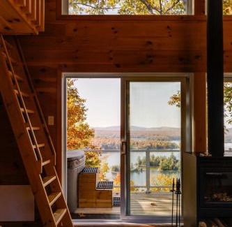 Saint-Aime-du-Lac-des-Iles Chalet De Esquí | Cabin N1 Les Grand'Pares Lake view Jacuzzi