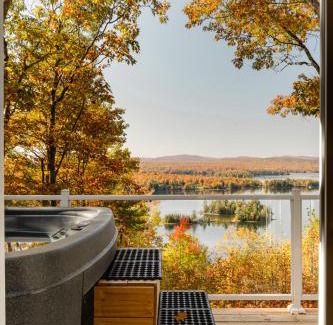 Saint-Aime-du-Lac-des-Iles Chalet De Esquí | Cabin N1 Les Grand'Pares Lake view Jacuzzi