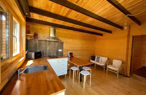 Peniche de Cima Cabina | Cabin 'Casa Em Madeira Com Jardim Privado' with Private Terrace, Private Garden and Wi-Fi