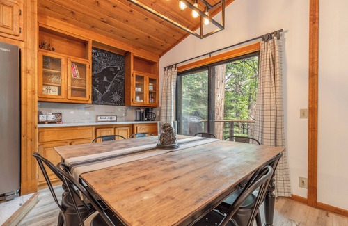 Dorrington Cabina | Cabin close to Bear Valley Game Room,Pets,EV Friendly Rec Center Access