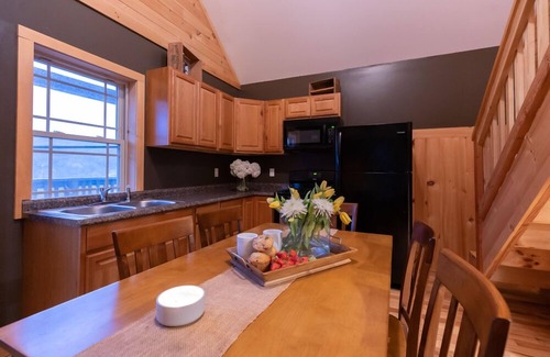 Oneida Cabina | Cabin, cottages, fishing, Hunting, Trails, nature, creek