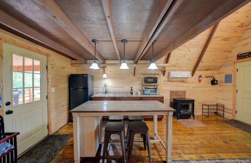 Mount Pleasant Cabina | Cabin · Cozy Private Mountain Cabin on 1,000 acre property