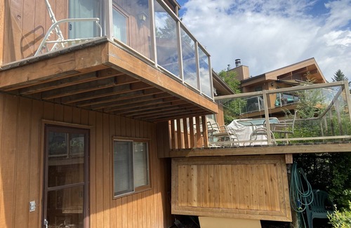 East Kootenay Cabina | Cabin for rent in terravista bc Soak up the sun and sand making memories.
