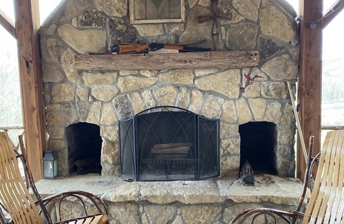 Chaplin Cabina | CABIN GET AWAY SECLUDED bourbon trail! Kentucky at its best !