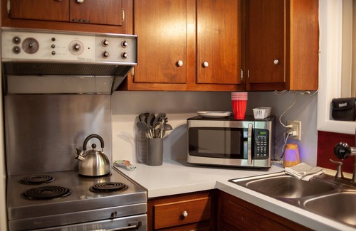 Mount Gretna Cabaña | Comfy 3BR Cabin Next To Lake with Hot Tub